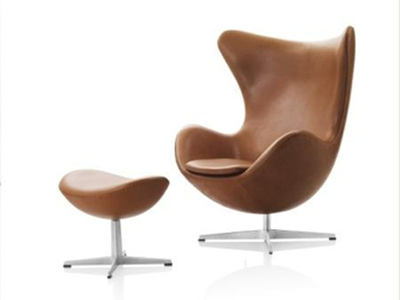 20 Chairs / 20 Architects