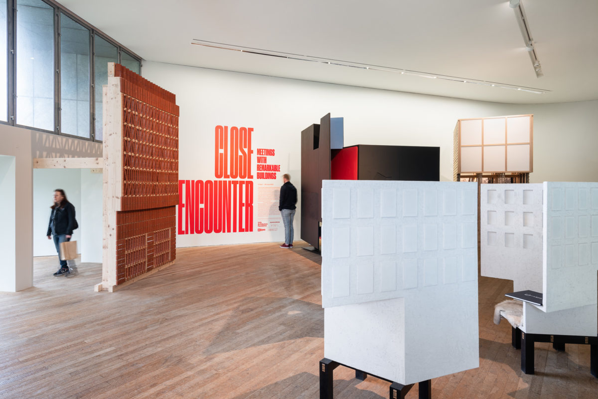 Close Encounter: Meetings with Remarkable Buildings