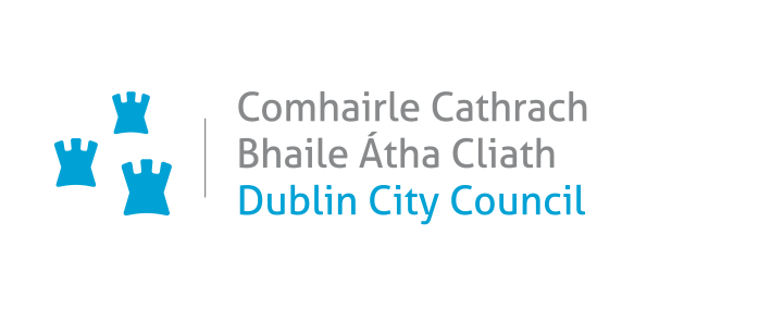 Left to right: three blue castles, divided by a vertical line from the words Comhairle Cathrach Bhaile Átha Cliath Dublin City Council